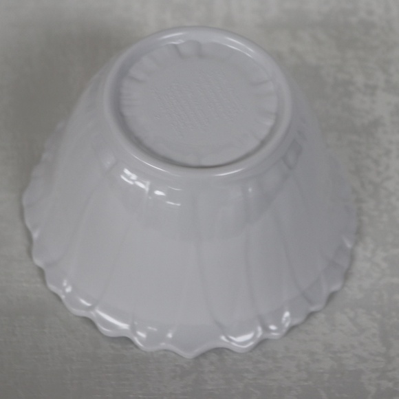 SPRING GATHERINGS FLOWER SHAPED APPETIZER DESSERT MELAMINE BOWLS - SET OF 4 -NEW - Picture 6 of 7